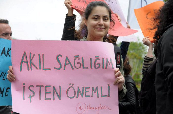 Plaza Çalışanları: Turnikeler Ayırır, Meydanlar Birleştirir!